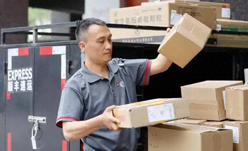 快递员月薪过万是幌子？冬季快递停运背后，派费低至4毛钱