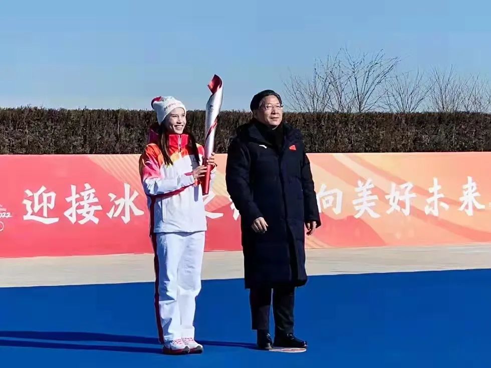 冬奥会火炬在张家口传递 与人类文明起源之火跨时空对话