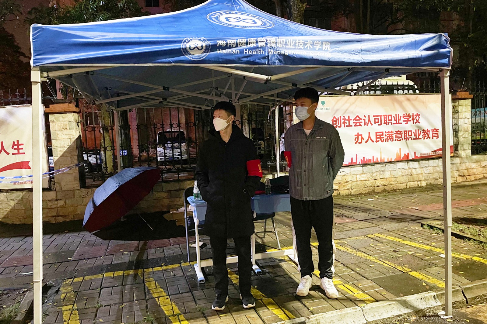 疫情下的校园生活：被封控的学生们这样度过