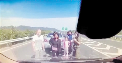 国庆高速事故高发！这些错误做法千万别学，二次事故很危险