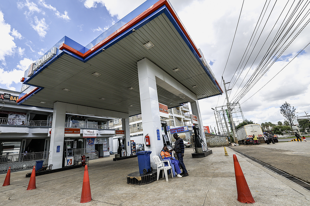 美伊冲突致油价上涨,亚洲多国强化限行与配给应对