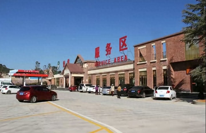 高速服务区过夜会多收费吗？2026新规这样说