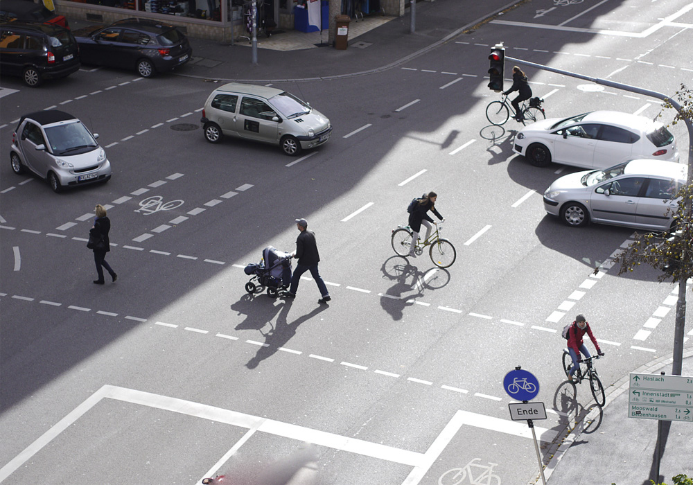 十字路口事故高发原因及预防措施，注意这些盲区