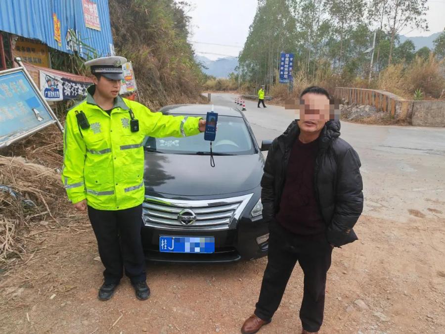 酒后驾车、无证驾驶等违章案例曝光，望群众引以为戒