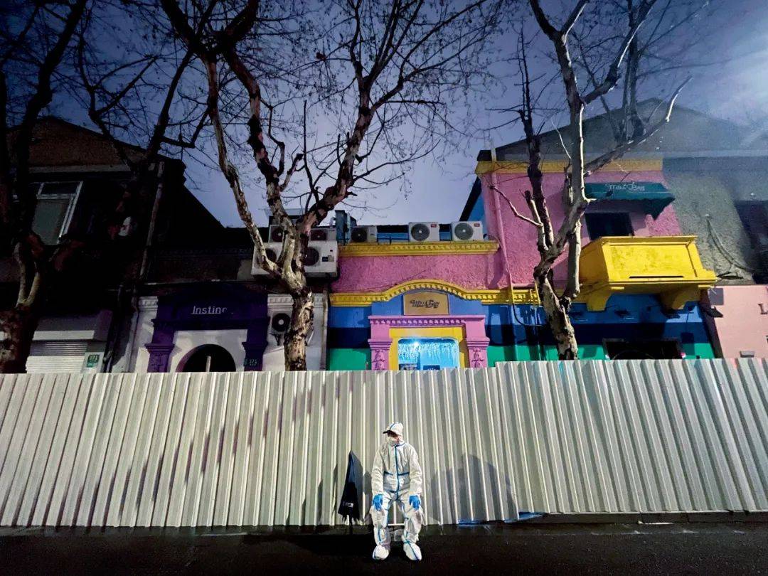 国内本土疫情维持高位，多省面临奥密克戎疫情防控挑战