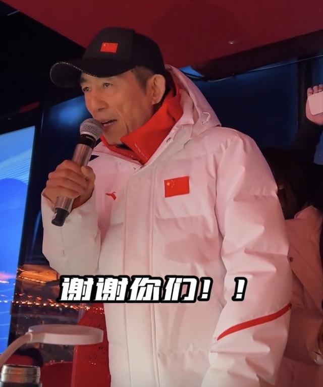 北京冬奥会闭幕式亮点多,运动员欢乐互动与预定流程有偏差