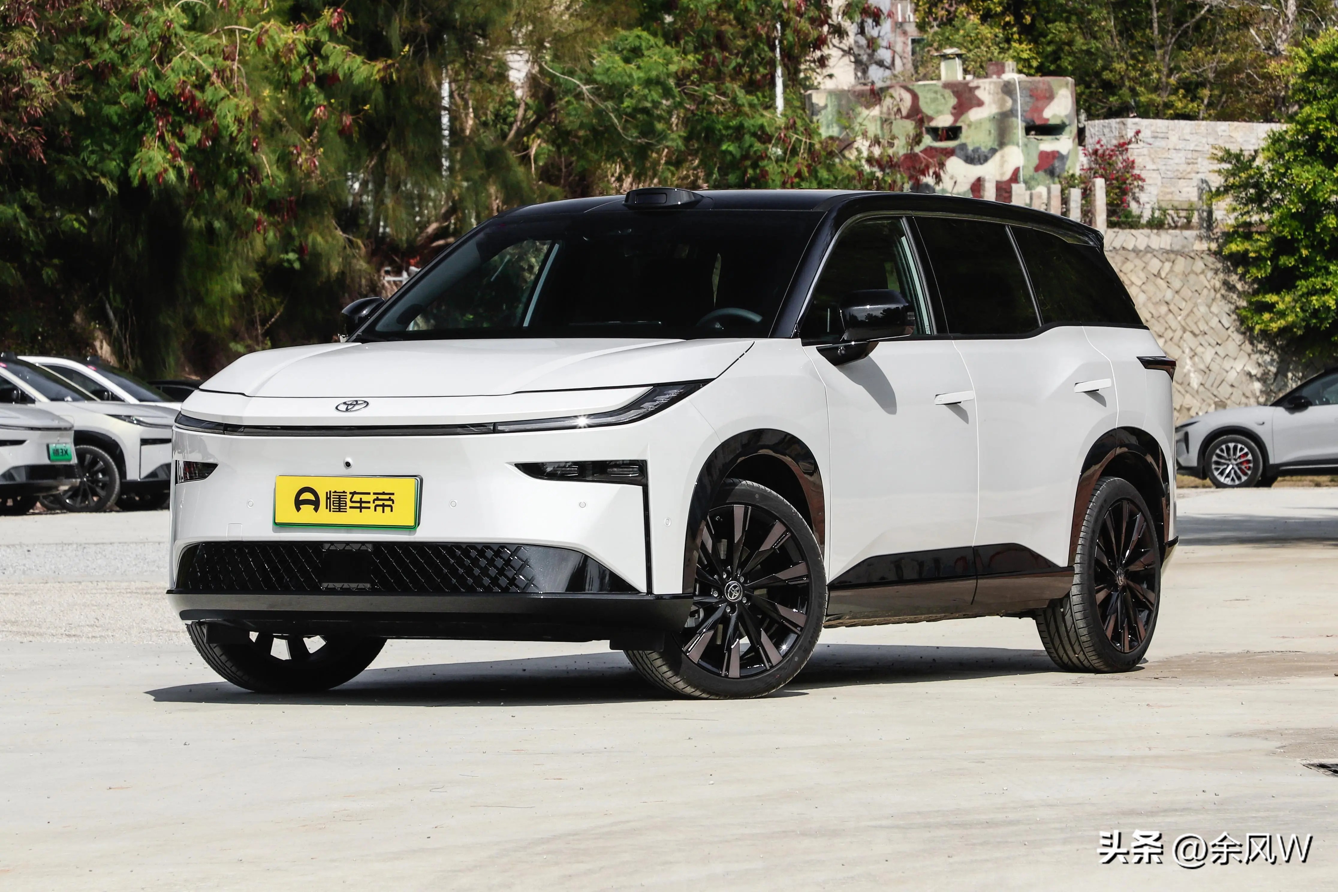 老司机揭秘!高速真正黄金车道不是左道,这些风险要知道