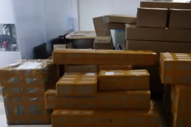 网传部分快递公司暂停往北京发货系谣言，快递仍正常收寄