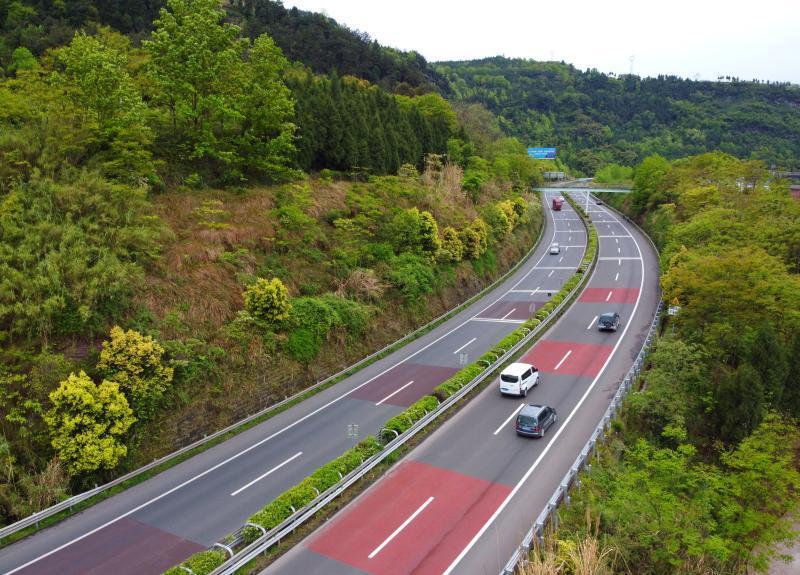 重庆高速创新养护方式，以‘畅’为先破解养护难题