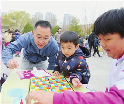 南开大学2026年数学文化节启幕，大中小学生共赴数学之约