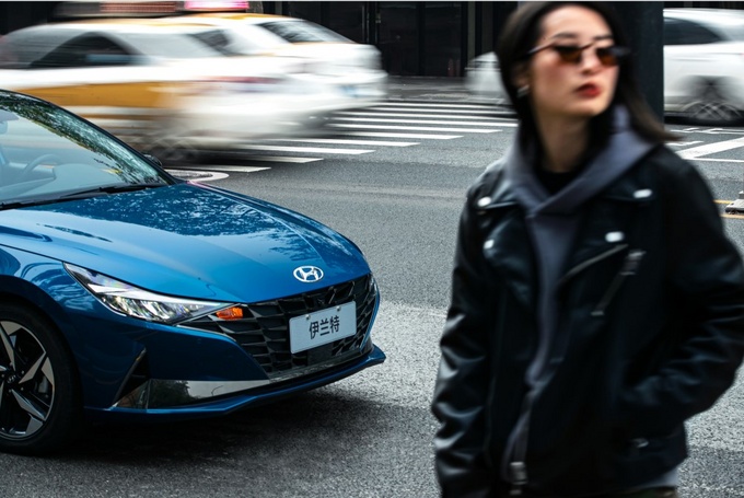 老司机防御性驾驶技巧，新手必备！第七代伊兰特助你高速无忧