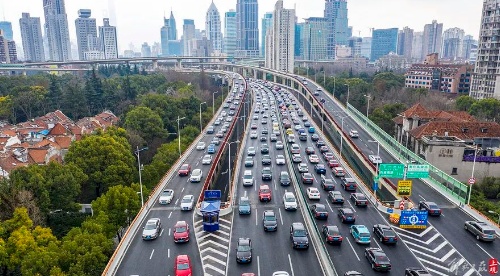 上海高架早晚高峰拥堵加剧，这些违章高发时段要注意