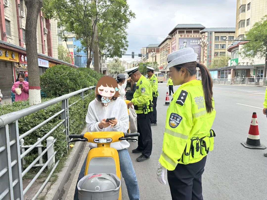 夏季交通违章高发季提前预防 乐都公安强化路面管控