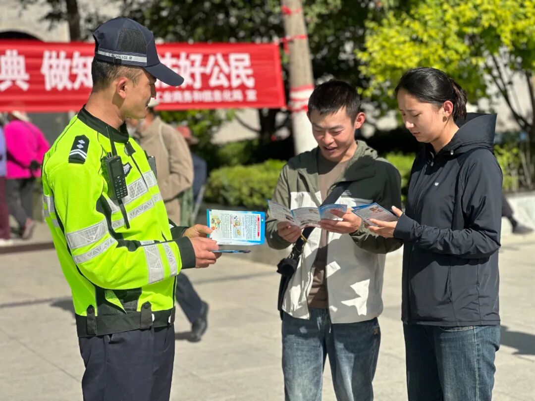 夏季交通违章高发季提前预防 乐都公安强化路面管控