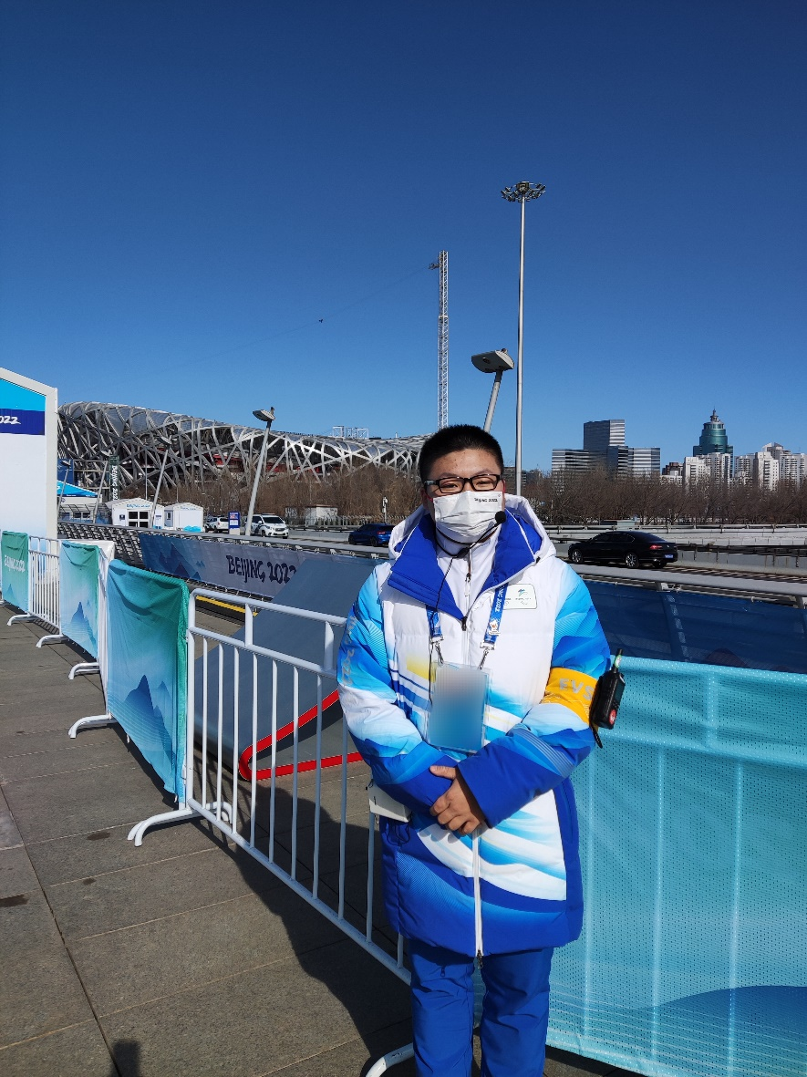 北京冬奥会志愿者故事:双奥家庭共赴冰雪之约,助力盛会圆满举行