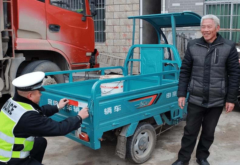 老年代步车管理受限,这些替代方案能解决出行难题吗?