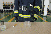 高速CPC卡放无线充电板会起火炸裂,危及司乘安全