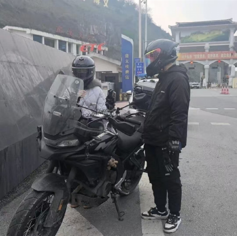 骑摩托上高速规则全知道！能上吗？怎么开？如何保命？