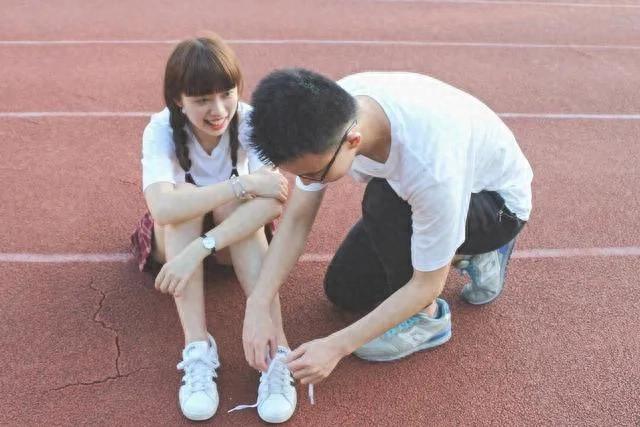 大学恋爱优势多，择偶红利足，快来寻找灵魂伴侣