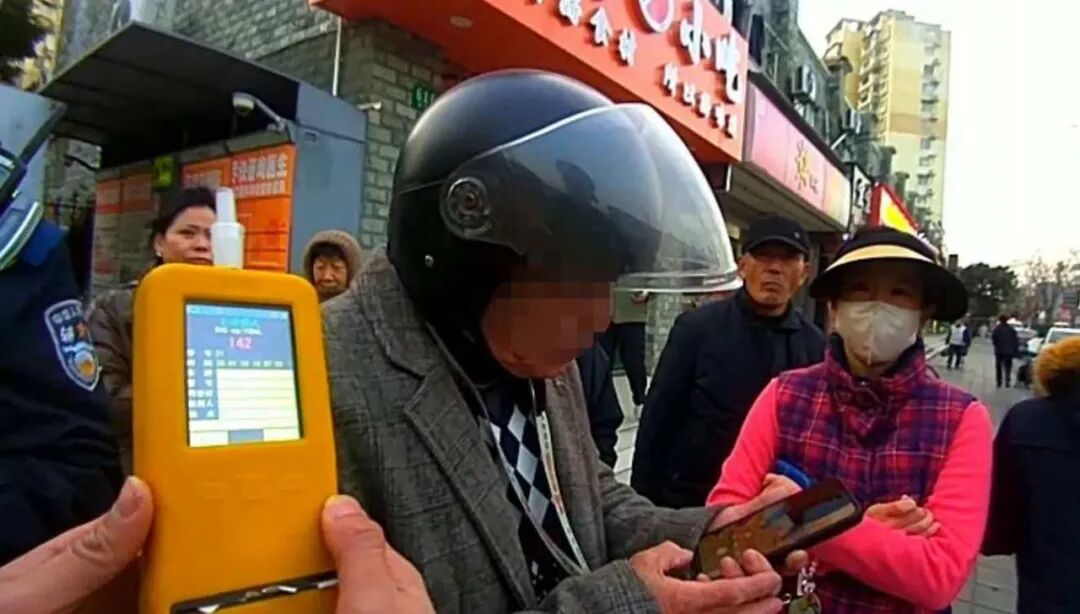 临近春节涉酒驾驶风险攀升,醉酒骑非机动车事故成隐患