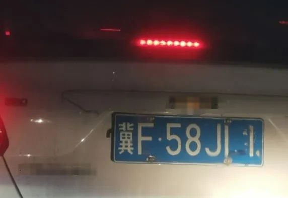 北京交警持续处理市民举报的各类交通违章行为，看看都有啥