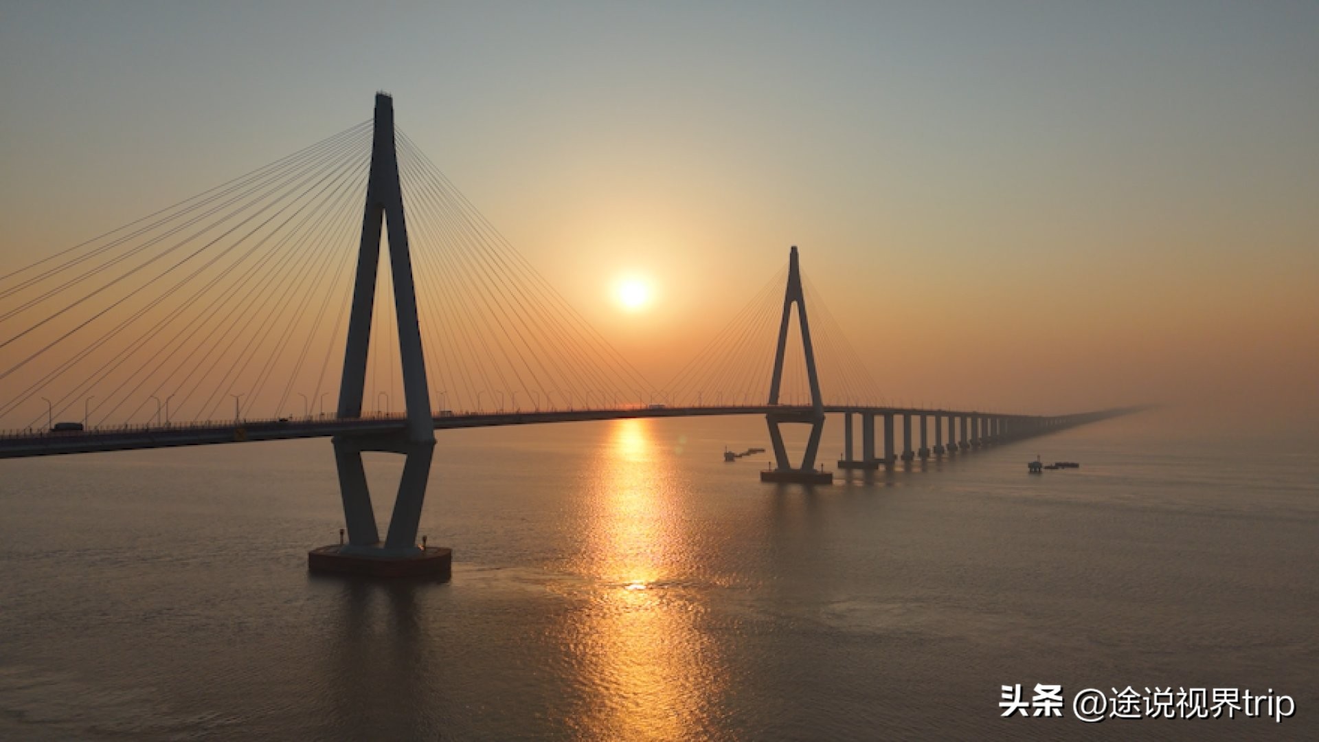 盘点国内十大桥梁工程,领略如武汉长江大桥、东海大桥等的魅力