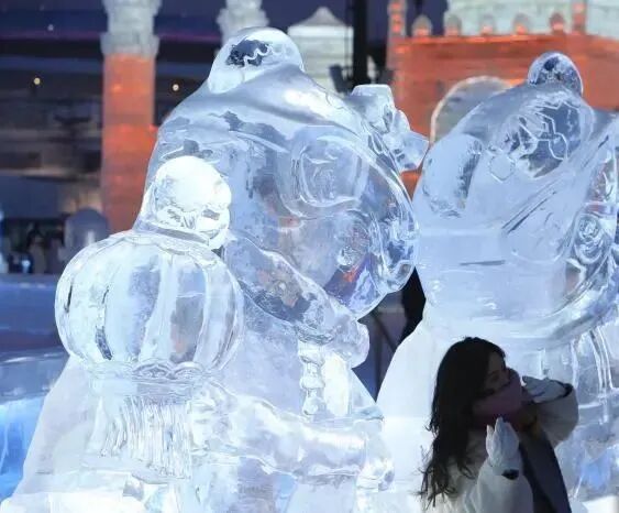 哈尔滨亚冬会科技感十足:会唱歌的公路,穿花棉袄的机器狗