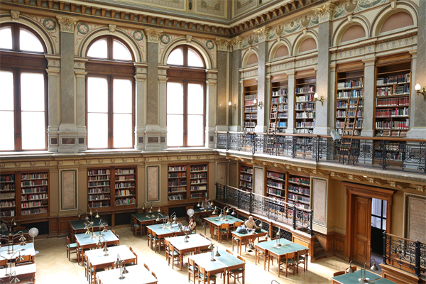 探秘罗兰大学图书馆:历史悠久,入馆体验与国内大不同