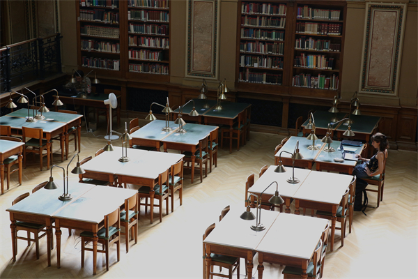 探秘罗兰大学图书馆:历史悠久,入馆体验与国内大不同