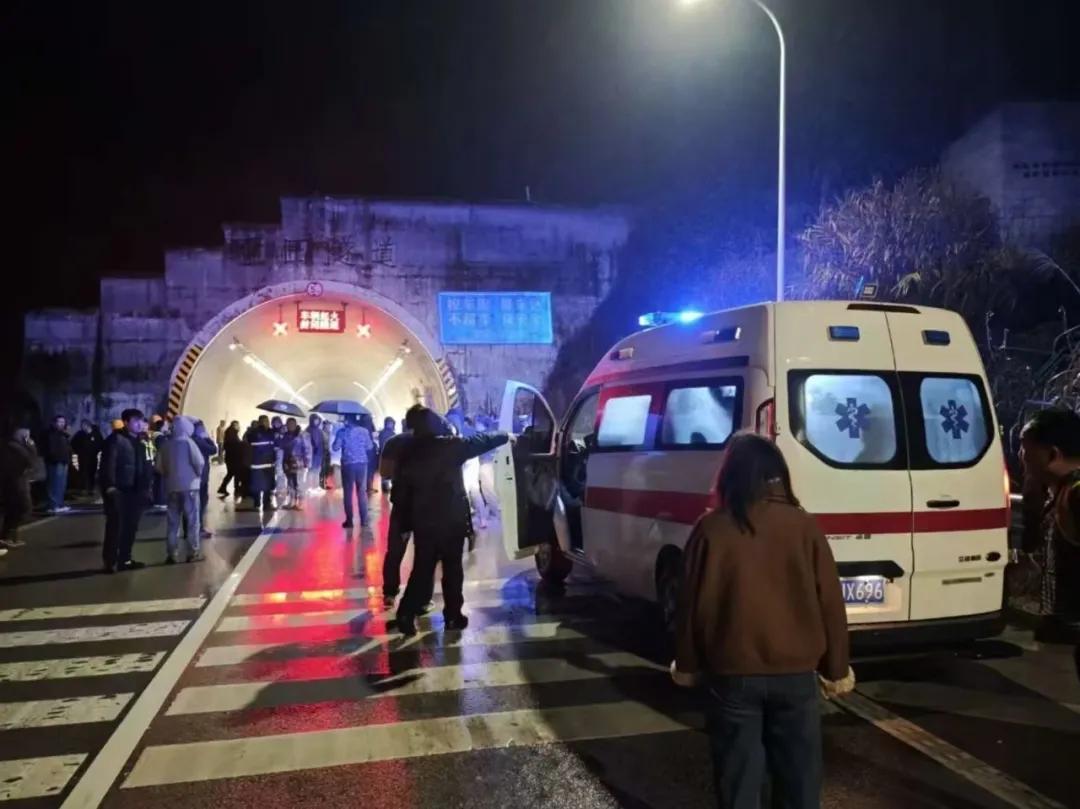 1月29日G55二广高速湖南涟源段蓝田隧道起火事件详情