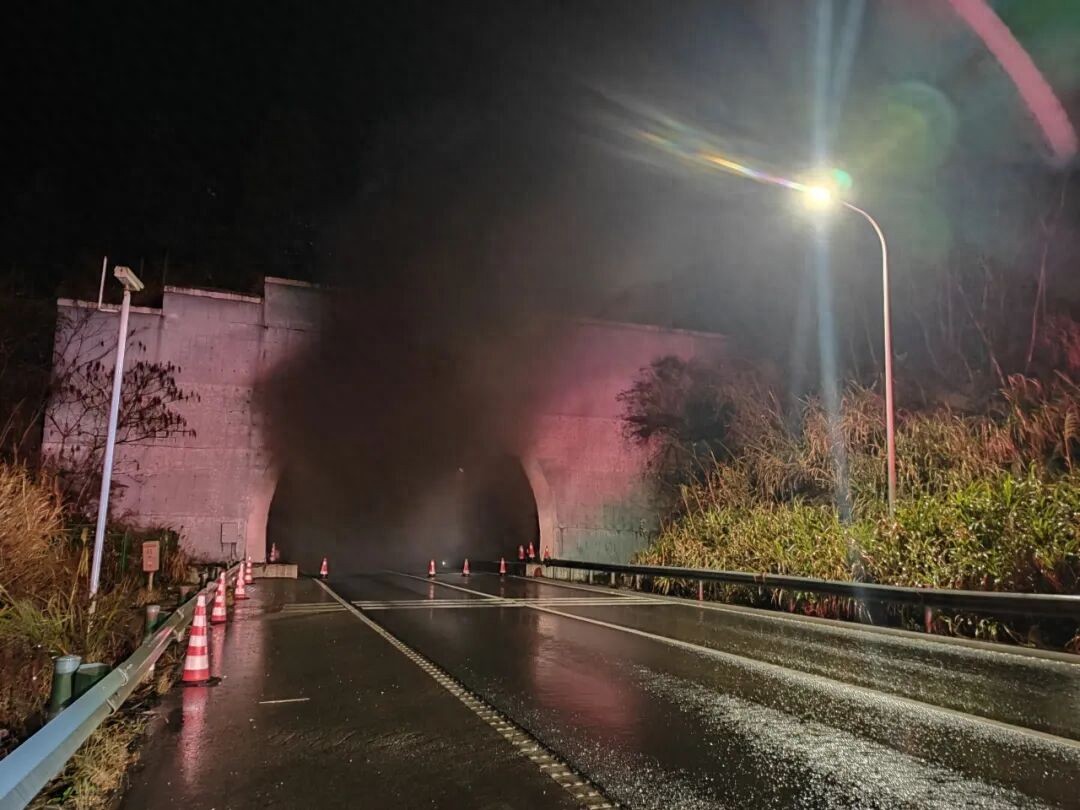 1月29日G55二广高速湖南涟源段蓝田隧道起火事件详情