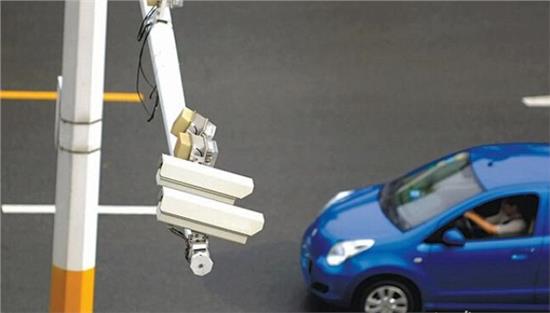 日常驾驶易忽略的5种交通违章行为，车主们一定要注意