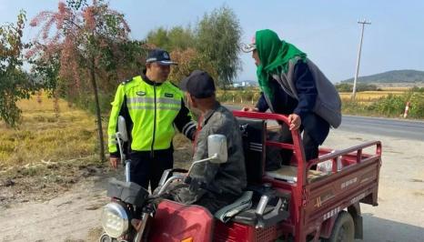 秋收大忙季人流车流叠加,农村道路违章高发如何预防?