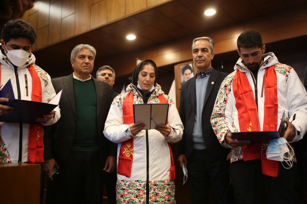 伊朗体育界为冬奥代表团送行，民众热爱滑雪与冬奥情缘深厚