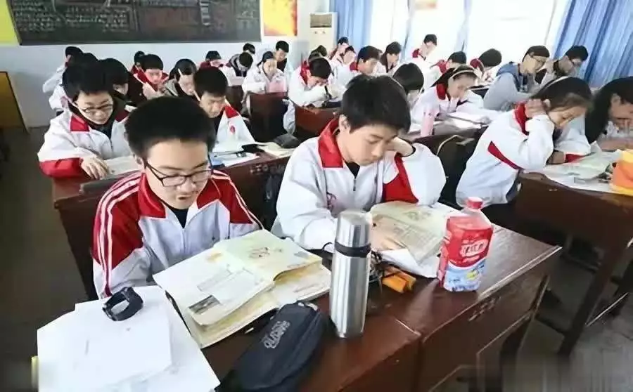 中考复读提分明显,高考复读却不升反降,咋回事?