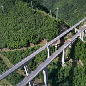 九绵高速限速80引热议，背后原因是地形气候成本与生命博弈