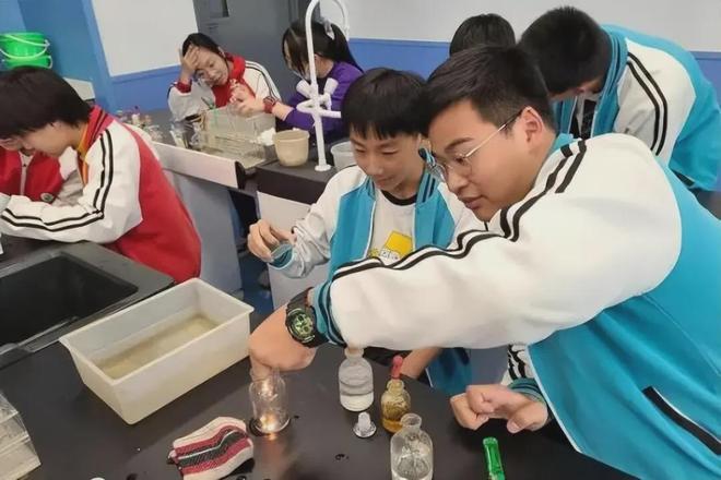 新高考下学生选科重视度高，英语投票竟排第二咋回事？