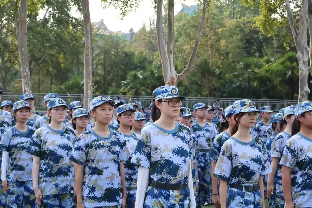 2024 级武大新生军训开训,磨砺意志,绽放青春风采