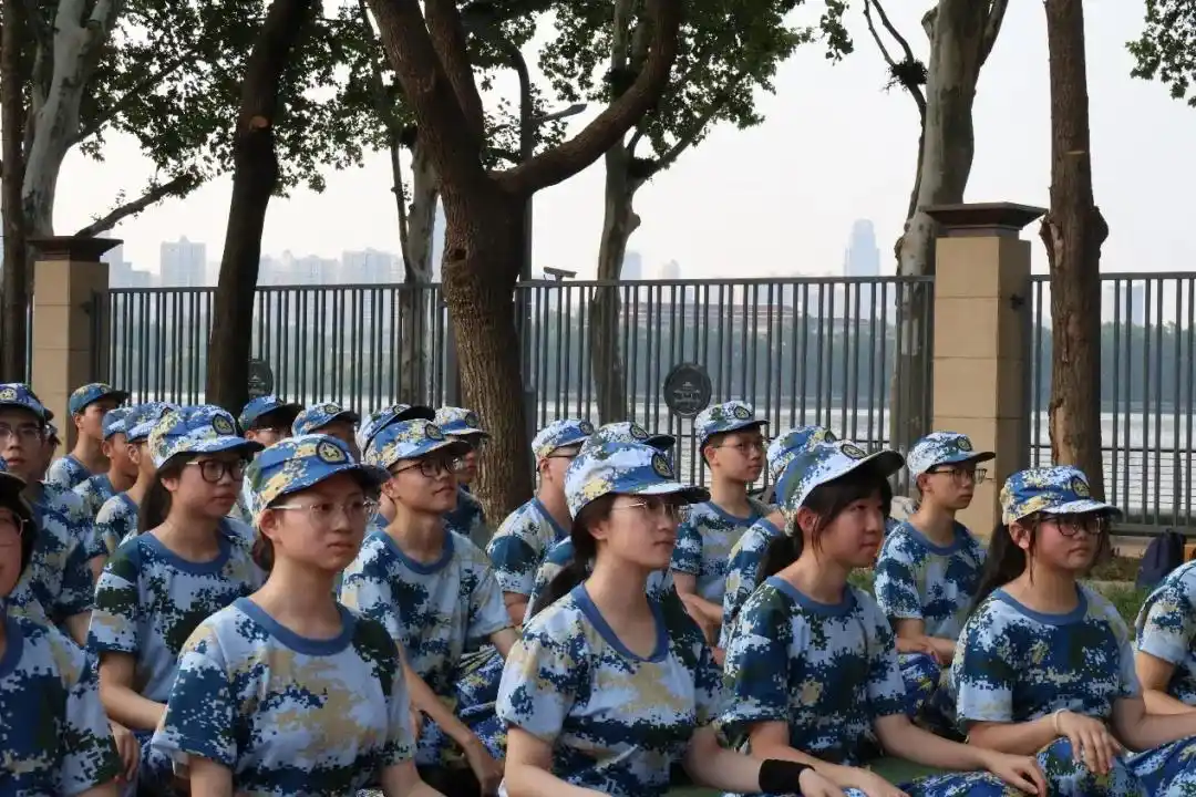 2024 级武大新生军训开训,磨砺意志,绽放青春风采